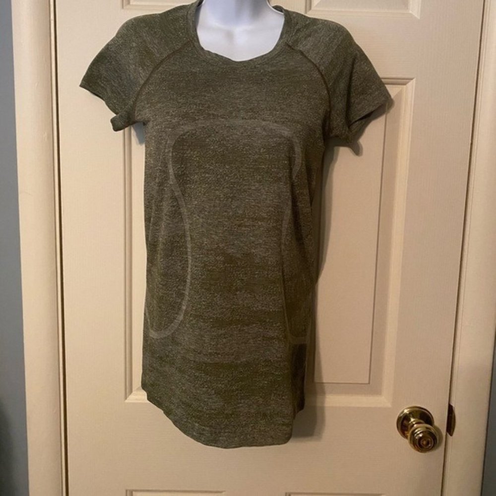 Lululemon Swiftly Tech Top Short Sleeve Size 8